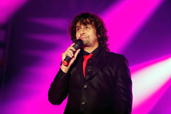 Sonu Nigam playing live